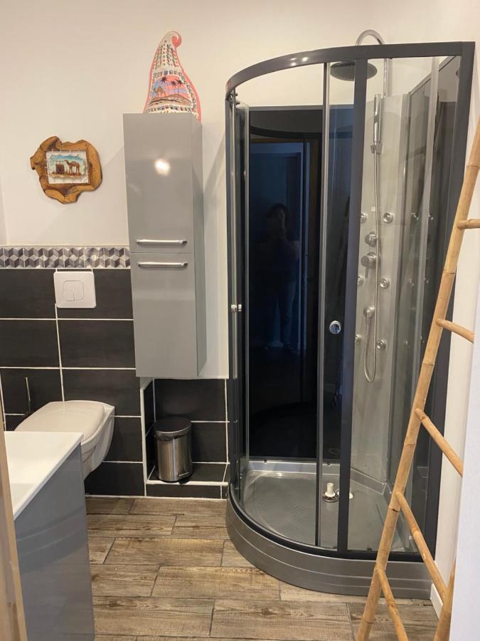 Вилла Ravissant Pied A Terre Pour Deux. Gourin Экстерьер фото